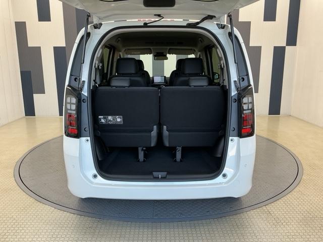 フリード エアーＥＸ　ホンダ認定中古車　両側電動　ＬＥＤ　バックモニター　盗難防止システム　両側パワースライドドア　横滑り防止装置　クルコン　フルセグ　オートエアコン　３列シート　クリソナ　サイドエアバッグ　ウォークスルー（18枚目）