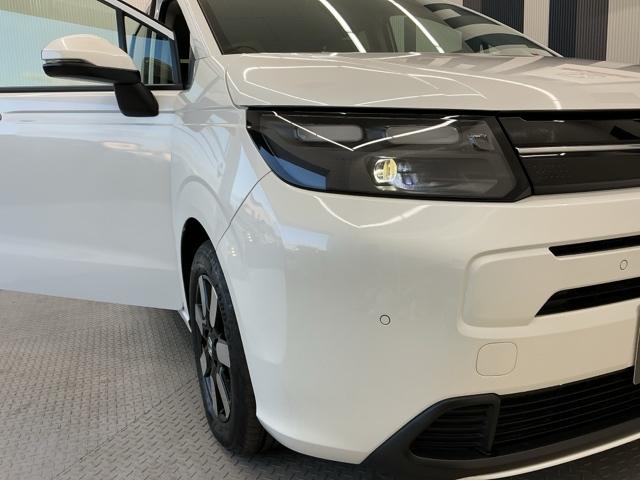 フリード エアーＥＸ　ホンダ認定中古車　両側電動　ＬＥＤ　バックモニター　盗難防止システム　両側パワースライドドア　横滑り防止装置　クルコン　フルセグ　オートエアコン　３列シート　クリソナ　サイドエアバッグ　ウォークスルー（21枚目）