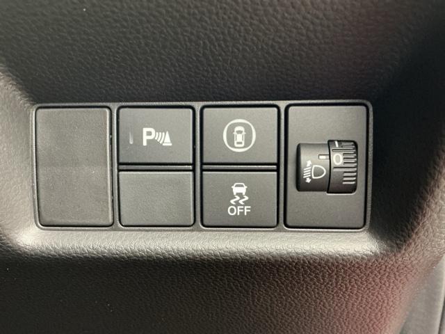 フィット ｅ：ＨＥＶクロスター　ホンダ認定中古車　純正ドラレコ前後　衝突回避システム　１オーナー　フルオートエアコン　整備記録簿　前後センサー　ＬＥＤランプ　エアバッグ　サイドエアバック　地デジ　オートクルーズコントロール　ＶＳＡ（11枚目）