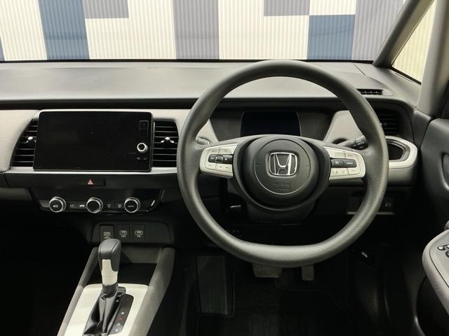 フィット ｅ：ＨＥＶクロスター　ホンダ認定中古車　純正ドラレコ前後　衝突回避システム　１オーナー　フルオートエアコン　整備記録簿　前後センサー　ＬＥＤランプ　エアバッグ　サイドエアバック　地デジ　オートクルーズコントロール　ＶＳＡ（17枚目）
