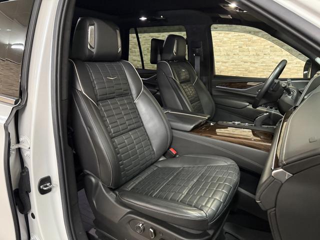 キャデラックエスカレード プラチナム 正規ディーラー車 24インチAW ツートンラッピング 純正リアモニター AKGサウンド シートヒーター&ベンチレーション ハンドルヒーター 全周囲バックカメラ ETC カープレイ レーダー ドラレコ(19枚目)