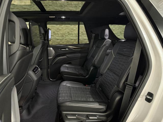 キャデラックエスカレード プラチナム 正規ディーラー車 24インチAW ツートンラッピング 純正リアモニター AKGサウンド シートヒーター&ベンチレーション ハンドルヒーター 全周囲バックカメラ ETC カープレイ レーダー ドラレコ(21枚目)