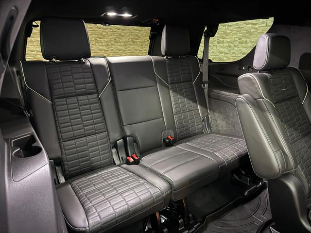 キャデラックエスカレード プラチナム 正規ディーラー車 24インチAW ツートンラッピング 純正リアモニター AKGサウンド シートヒーター&ベンチレーション ハンドルヒーター 全周囲バックカメラ ETC カープレイ レーダー ドラレコ(22枚目)