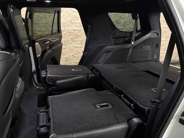 キャデラックエスカレード プラチナム 正規ディーラー車 24インチAW ツートンラッピング 純正リアモニター AKGサウンド シートヒーター&ベンチレーション ハンドルヒーター 全周囲バックカメラ ETC カープレイ レーダー ドラレコ(32枚目)