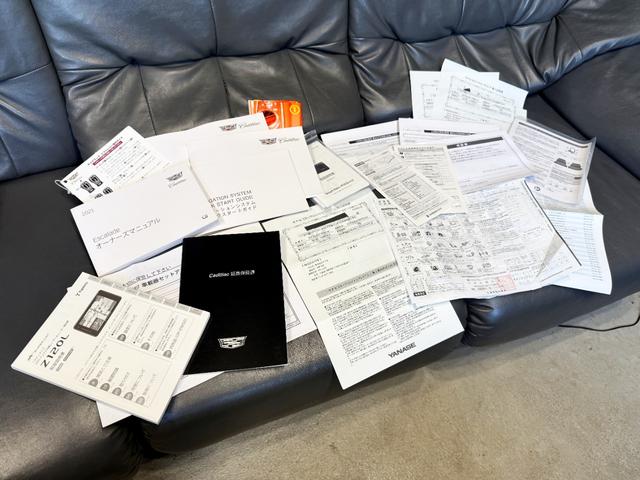 キャデラックエスカレード プラチナム 正規ディーラー車 24インチAW ツートンラッピング 純正リアモニター AKGサウンド シートヒーター&ベンチレーション ハンドルヒーター 全周囲バックカメラ ETC カープレイ レーダー ドラレコ(57枚目)