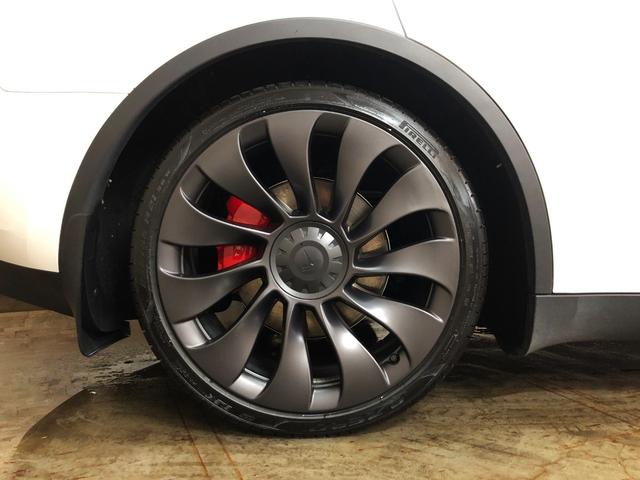 モデルＹ 　パフォーマンス　保証付き　デュアルモーターＡＷＤ　４ＷＤ　オートパイロット　ドライブレコーダー　ブラックインテリア　パフォーマンスブレーキ　２１インチウーバータービンホイール　カーボンリアスポイラー（33枚目）