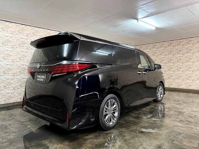 アルファード Ｚ　改良後モデル　ＪＢＬサウンド　１４インチリアモニター　トヨタチームメイト　ユニバーサルステップ　カラーＨＵＤ　左右独立ムーンルーフ　寒冷地仕様　ＩＴＳコネクト　テレビキャンセラー　ＥＴＣ２．０（4枚目）