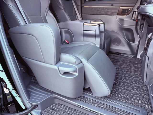 アルファード Ｚ　改良後モデル　ＪＢＬサウンド　１４インチリアモニター　トヨタチームメイト　ユニバーサルステップ　カラーＨＵＤ　左右独立ムーンルーフ　寒冷地仕様　ＩＴＳコネクト　テレビキャンセラー　ＥＴＣ２．０（25枚目）