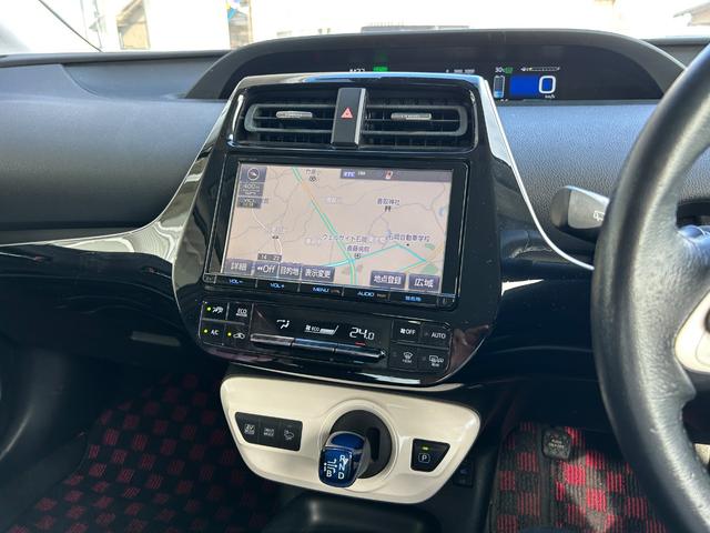 プリウス Ｓツーリングセレクション　９インチナビ／シートヒーター（15枚目）