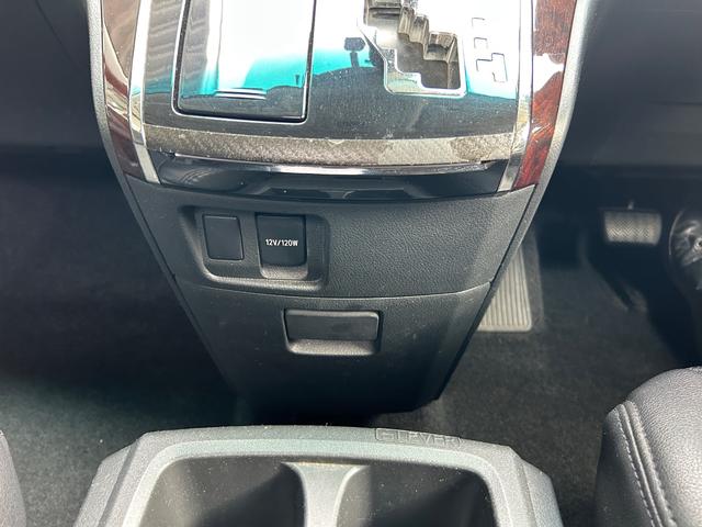 アルファード 　１０インチナビ　サンルーフ　フリップダウンモニター　両側電動スライドドア　ＥＴＣ　ＴＥＩＮ車高調　純正１８インチＡＷ（30枚目）