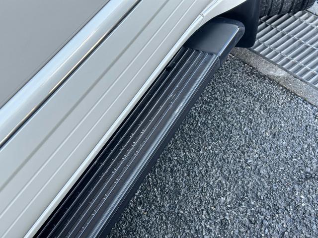 ランドクルーザー１００ ＶＸリミテッド　ワンオーナー　純正ナビ　純正アルミ　禁煙　エアコン　パワステ　ルーフレール（22枚目）