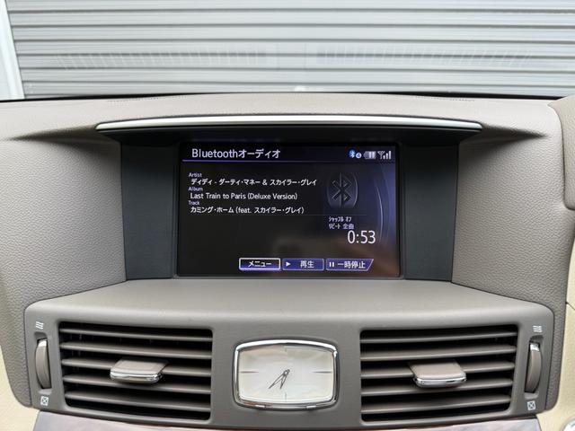 フーガハイブリッド ベースグレード　サンルーフ／白革／エアシート／Ｂｌｕｅｔｏｏｔｈ／バックカメラ／サイドカメラ／ＥＴＣ／パワーシート／オットマンシート／エアシート／純正ナビ／クルーズコントロール／シートメモリー／（5枚目）