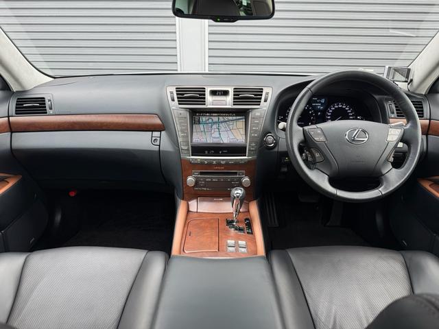 LS LS460 バージョンSZ Iパッケージ サンルーフ/黒革/エアシート/ステアリングヒーター/後席シートヒーター/Bluetooth/バックカメラ/ETC/スマートキー/シートメモリー/全塗装済/(2枚目)