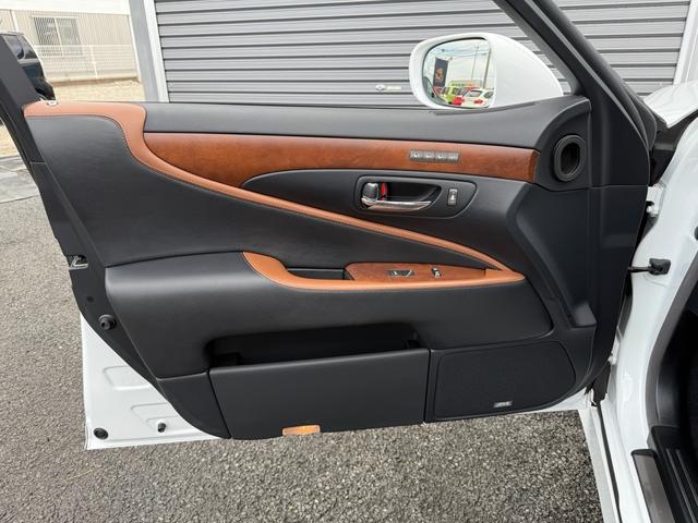 LS LS460 バージョンSZ Iパッケージ サンルーフ/黒革/エアシート/ステアリングヒーター/後席シートヒーター/Bluetooth/バックカメラ/ETC/スマートキー/シートメモリー/全塗装済/(33枚目)