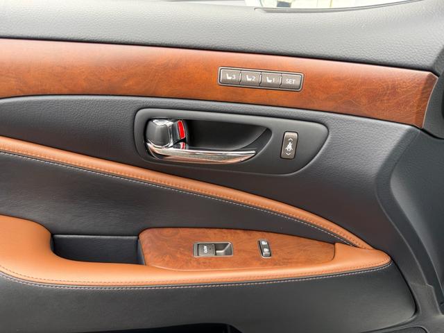 LS LS460 バージョンSZ Iパッケージ サンルーフ/黒革/エアシート/ステアリングヒーター/後席シートヒーター/Bluetooth/バックカメラ/ETC/スマートキー/シートメモリー/全塗装済/(35枚目)