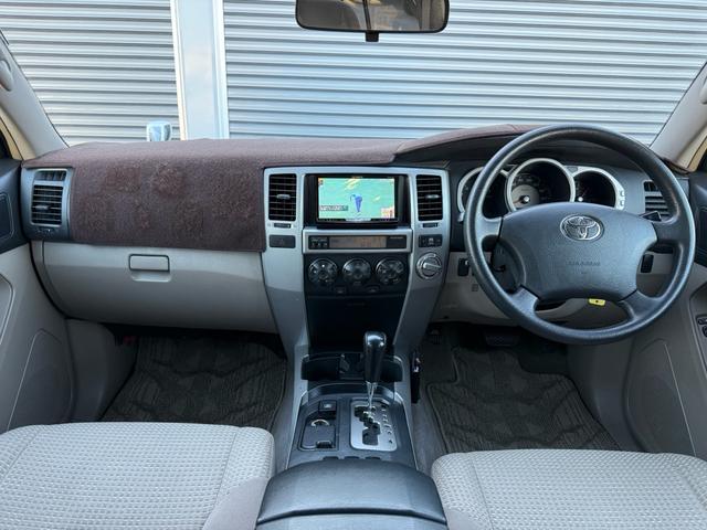 ハイラックスサーフ ＳＳＲ－Ｘ　６インチリフトアップ／サンルーフ／社外グリル／ヒッチメンバー／ＭＴタイヤ／Ｂｌｕｅｔｏｏｔｈ音楽／バックカメラ／ＥＴＣ／（2枚目）