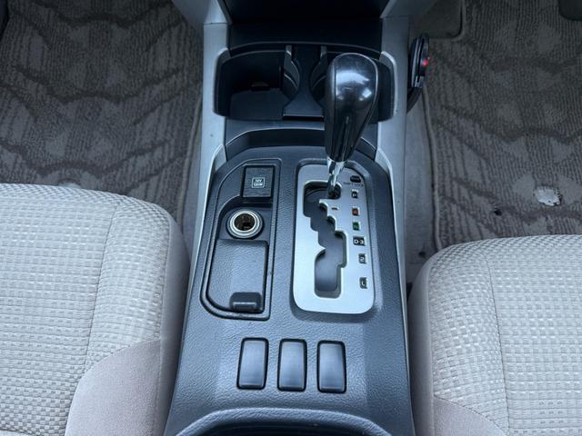 ハイラックスサーフ ＳＳＲ－Ｘ　６インチリフトアップ／サンルーフ／社外グリル／ヒッチメンバー／ＭＴタイヤ／Ｂｌｕｅｔｏｏｔｈ音楽／バックカメラ／ＥＴＣ／（3枚目）