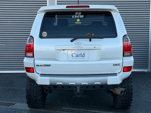 ハイラックスサーフ ＳＳＲ－Ｘ　６インチリフトアップ／サンルーフ／社外グリル／ヒッチメンバー／ＭＴタイヤ／Ｂｌｕｅｔｏｏｔｈ音楽／バックカメラ／ＥＴＣ／（10枚目）