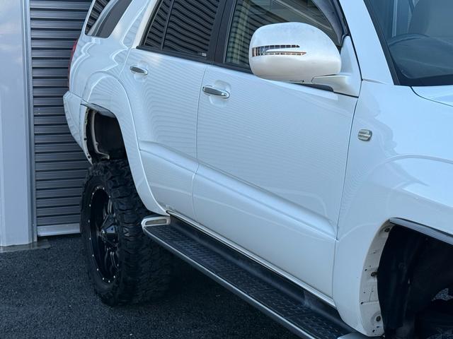 ハイラックスサーフ ＳＳＲ－Ｘ　６インチリフトアップ／サンルーフ／社外グリル／ヒッチメンバー／ＭＴタイヤ／Ｂｌｕｅｔｏｏｔｈ音楽／バックカメラ／ＥＴＣ／（16枚目）