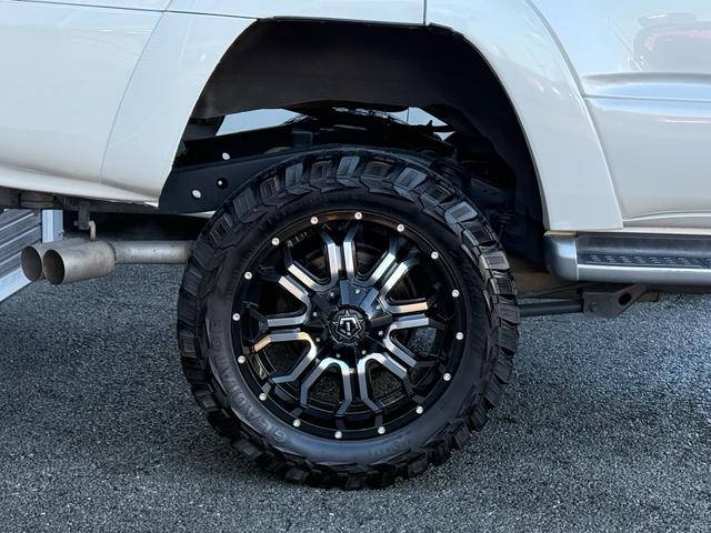 ハイラックスサーフ ＳＳＲ－Ｘ　６インチリフトアップ／サンルーフ／社外グリル／ヒッチメンバー／ＭＴタイヤ／Ｂｌｕｅｔｏｏｔｈ音楽／バックカメラ／ＥＴＣ／（23枚目）