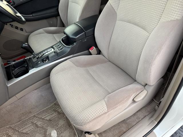 ハイラックスサーフ ＳＳＲ－Ｘ　６インチリフトアップ／サンルーフ／社外グリル／ヒッチメンバー／ＭＴタイヤ／Ｂｌｕｅｔｏｏｔｈ音楽／バックカメラ／ＥＴＣ／（26枚目）