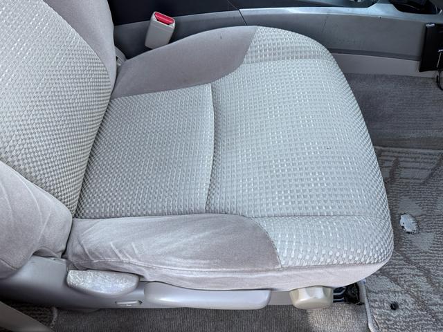 ハイラックスサーフ ＳＳＲ－Ｘ　６インチリフトアップ／サンルーフ／社外グリル／ヒッチメンバー／ＭＴタイヤ／Ｂｌｕｅｔｏｏｔｈ音楽／バックカメラ／ＥＴＣ／（30枚目）