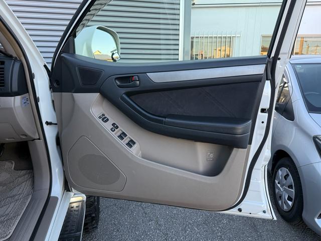 ハイラックスサーフ ＳＳＲ－Ｘ　６インチリフトアップ／サンルーフ／社外グリル／ヒッチメンバー／ＭＴタイヤ／Ｂｌｕｅｔｏｏｔｈ音楽／バックカメラ／ＥＴＣ／（34枚目）