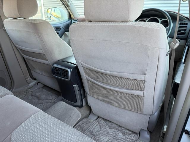 ハイラックスサーフ ＳＳＲ－Ｘ　６インチリフトアップ／サンルーフ／社外グリル／ヒッチメンバー／ＭＴタイヤ／Ｂｌｕｅｔｏｏｔｈ音楽／バックカメラ／ＥＴＣ／（37枚目）