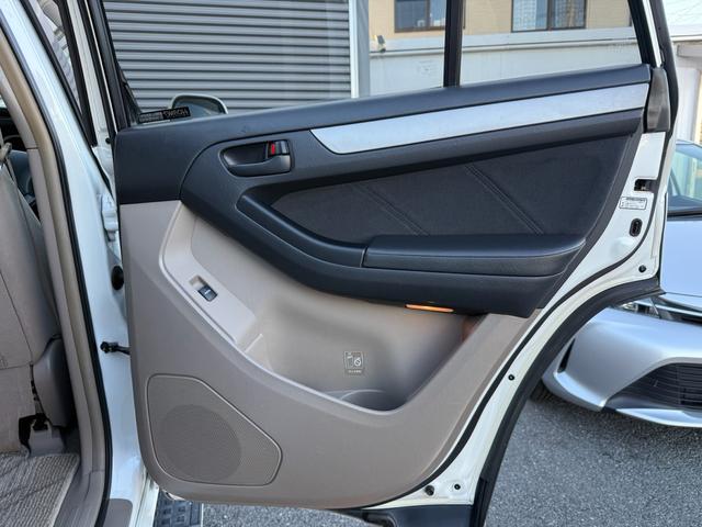 ハイラックスサーフ ＳＳＲ－Ｘ　６インチリフトアップ／サンルーフ／社外グリル／ヒッチメンバー／ＭＴタイヤ／Ｂｌｕｅｔｏｏｔｈ音楽／バックカメラ／ＥＴＣ／（43枚目）