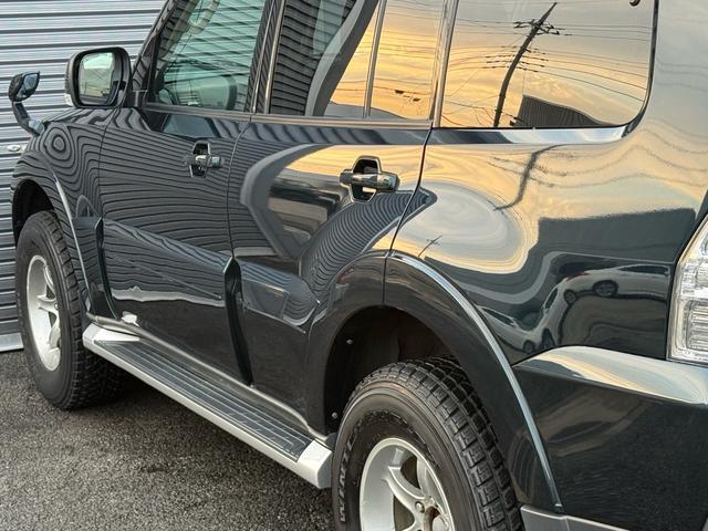 パジェロ ロング　エクシード　７人乗り／バックカメラ／純正ナビ／ＴＶ／ＥＴＣ／エアコン／パワステ／４ＷＤ／クルーズコントロール／（16枚目）