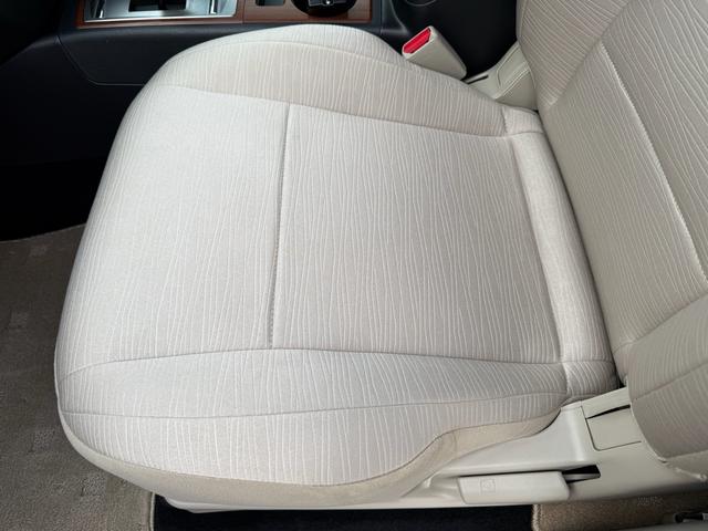 パジェロ ロング　エクシード　７人乗り／バックカメラ／純正ナビ／ＴＶ／ＥＴＣ／エアコン／パワステ／４ＷＤ／クルーズコントロール／（23枚目）