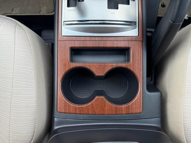 パジェロ ロング　エクシード　７人乗り／バックカメラ／純正ナビ／ＴＶ／ＥＴＣ／エアコン／パワステ／４ＷＤ／クルーズコントロール／（33枚目）