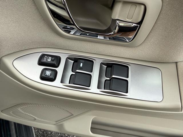 パジェロ ロング　エクシード　７人乗り／バックカメラ／純正ナビ／ＴＶ／ＥＴＣ／エアコン／パワステ／４ＷＤ／クルーズコントロール／（34枚目）