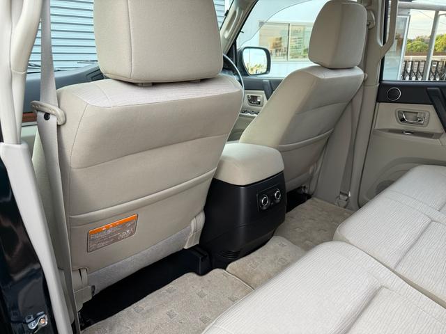 パジェロ ロング　エクシード　７人乗り／バックカメラ／純正ナビ／ＴＶ／ＥＴＣ／エアコン／パワステ／４ＷＤ／クルーズコントロール／（36枚目）