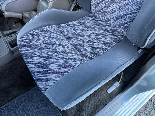 ランドクルーザープラド ＳＸワイド　リフトＵＰ／ＭＴタイヤ／前後社外バンパー／ナローボディ／１ナンバー登録／（25枚目）