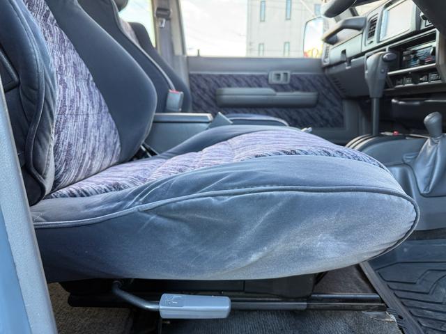 ランドクルーザープラド ＳＸワイド　リフトＵＰ／ＭＴタイヤ／前後社外バンパー／ナローボディ／１ナンバー登録／（28枚目）