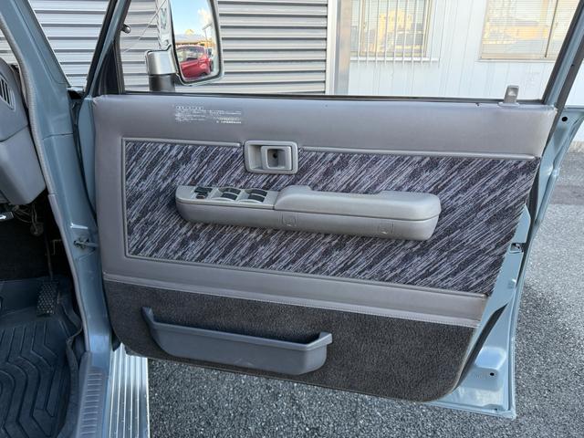 ランドクルーザープラド ＳＸワイド　リフトＵＰ／ＭＴタイヤ／前後社外バンパー／ナローボディ／１ナンバー登録／（30枚目）