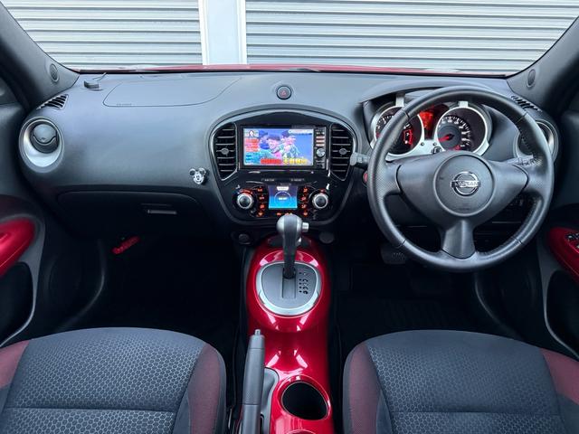 ジューク １５ＲＸ　タイプＶ　ワンオーナー／純正ナビ／バックカメラ／ＴＶ／スマートキー／Ｂｌｕｅｔｏｏｔｈ／ＣＤ／ＤＶＤ／スペアキー／（2枚目）