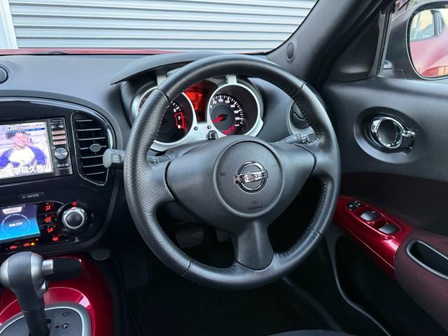 ジューク １５ＲＸ　タイプＶ　ワンオーナー／純正ナビ／バックカメラ／ＴＶ／スマートキー／Ｂｌｕｅｔｏｏｔｈ／ＣＤ／ＤＶＤ／スペアキー／（4枚目）
