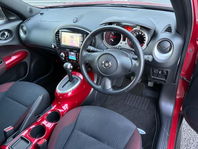 ジューク １５ＲＸ　タイプＶ　ワンオーナー／純正ナビ／バックカメラ／ＴＶ／スマートキー／Ｂｌｕｅｔｏｏｔｈ／ＣＤ／ＤＶＤ／スペアキー／（22枚目）