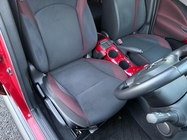 ジューク １５ＲＸ　タイプＶ　ワンオーナー／純正ナビ／バックカメラ／ＴＶ／スマートキー／Ｂｌｕｅｔｏｏｔｈ／ＣＤ／ＤＶＤ／スペアキー／（24枚目）