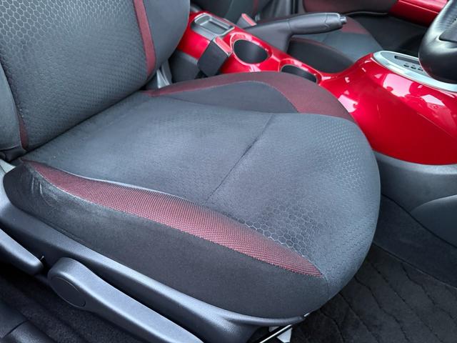 ジューク １５ＲＸ　タイプＶ　ワンオーナー／純正ナビ／バックカメラ／ＴＶ／スマートキー／Ｂｌｕｅｔｏｏｔｈ／ＣＤ／ＤＶＤ／スペアキー／（26枚目）