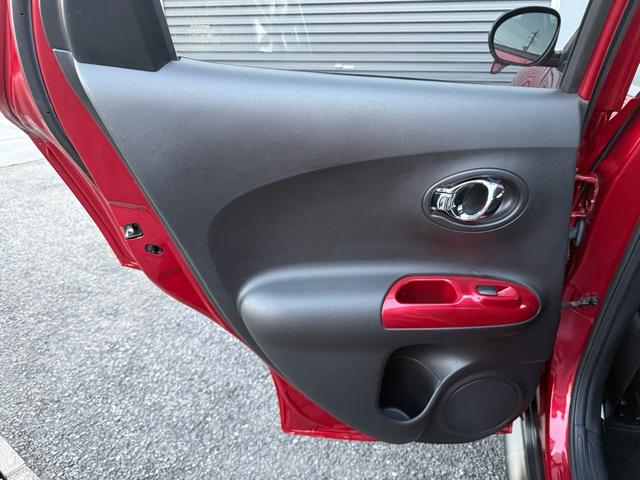 ジューク １５ＲＸ　タイプＶ　ワンオーナー／純正ナビ／バックカメラ／ＴＶ／スマートキー／Ｂｌｕｅｔｏｏｔｈ／ＣＤ／ＤＶＤ／スペアキー／（41枚目）