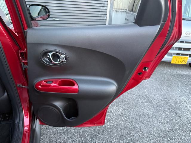 ジューク １５ＲＸ　タイプＶ　ワンオーナー／純正ナビ／バックカメラ／ＴＶ／スマートキー／Ｂｌｕｅｔｏｏｔｈ／ＣＤ／ＤＶＤ／スペアキー／（42枚目）