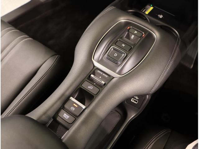 ＺＲ－Ｖ ｅ：ＨＥＶＺ特別仕様車ブラックスタイル　アラウンドビューモニター　ＬＥＤヘッドランプ　スマ－トキ－　クルコン　ＥＴＣ車載器　電動シート　オートライト　ドライブレコーダー　シートヒーター　本革シート（17枚目）