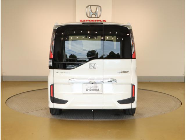 ステップワゴンスパーダ スパーダホンダセンシング 盗難防止 助手席エアバッグ Wパワスラ 地デジ LEDライト 横滑り防止システム オートエアコン リアカメラ ドライブレコーダー装着車 USB ナビ&TV 三列シート(7枚目)