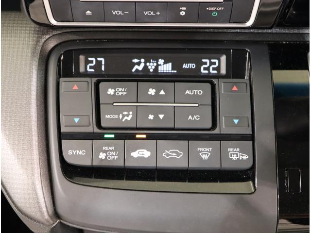 ステップワゴンスパーダ スパーダホンダセンシング 盗難防止 助手席エアバッグ Wパワスラ 地デジ LEDライト 横滑り防止システム オートエアコン リアカメラ ドライブレコーダー装着車 USB ナビ&TV 三列シート(32枚目)