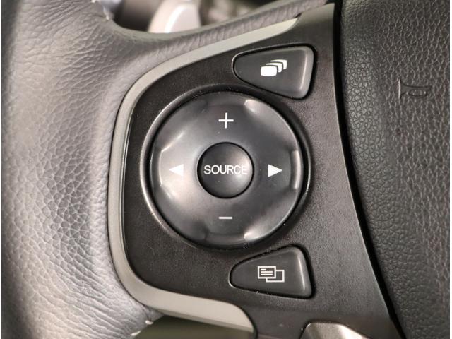 ステップワゴンスパーダ スパーダホンダセンシング 盗難防止 助手席エアバッグ Wパワスラ 地デジ LEDライト 横滑り防止システム オートエアコン リアカメラ ドライブレコーダー装着車 USB ナビ&TV 三列シート(33枚目)