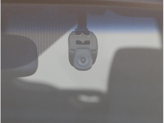 ステップワゴンスパーダ スパーダホンダセンシング 盗難防止 助手席エアバッグ Wパワスラ 地デジ LEDライト 横滑り防止システム オートエアコン リアカメラ ドライブレコーダー装着車 USB ナビ&TV 三列シート(39枚目)