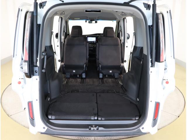 ステップワゴンスパーダ スパーダホンダセンシング 盗難防止 助手席エアバッグ Wパワスラ 地デジ LEDライト 横滑り防止システム オートエアコン リアカメラ ドライブレコーダー装着車 USB ナビ&TV 三列シート(51枚目)